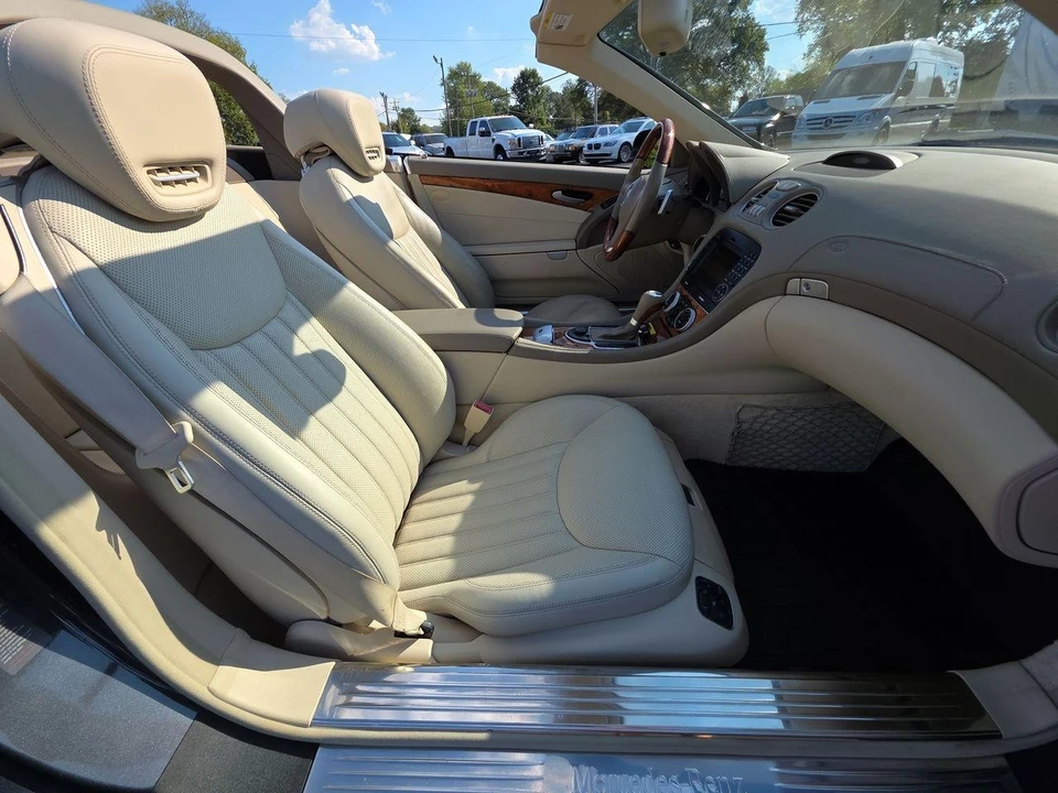 2011 Mercedes-Benz R230 SL-Class - Image 8 of 12