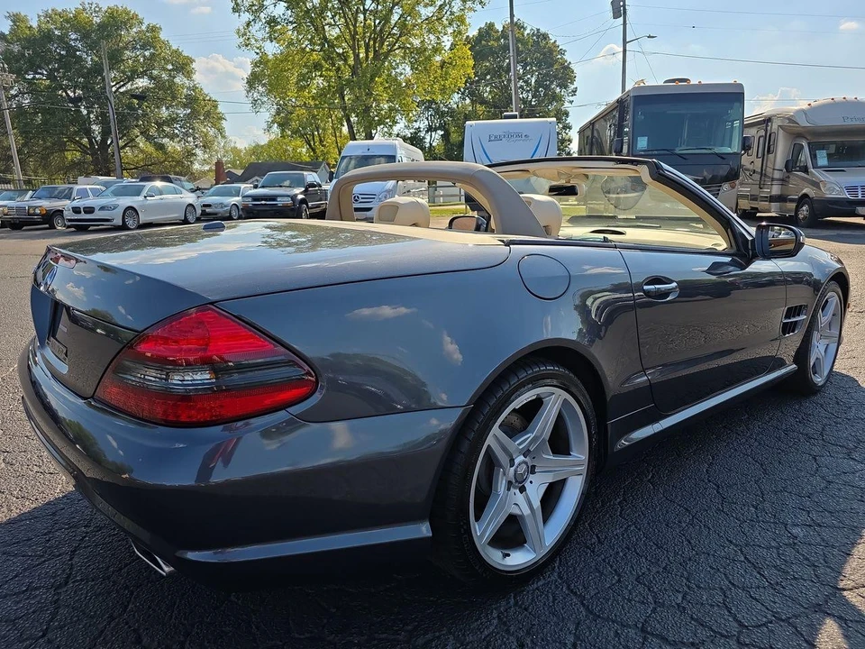 2011 Mercedes-Benz R230 SL-Class - Image 2 of 12