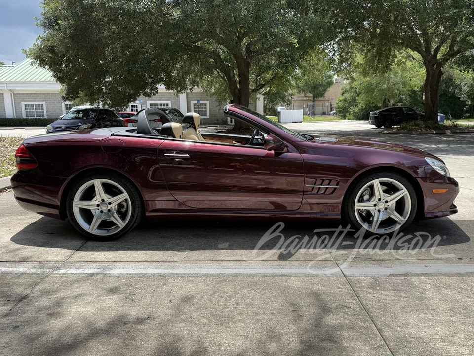 2011 Mercedes-Benz R230 SL-Class - Image 2 of 31