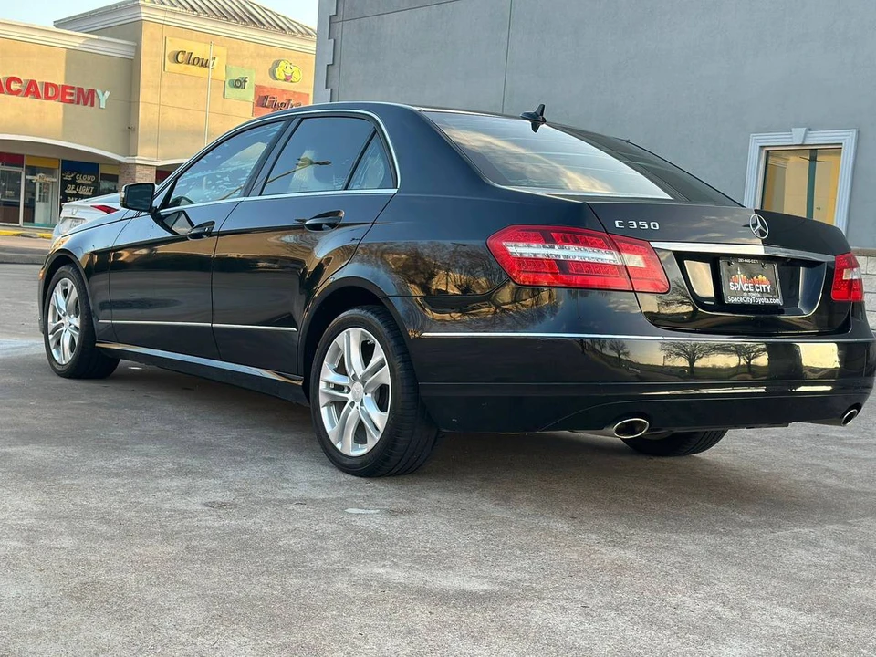 2011 Mercedes-Benz W212 E-Class - Image 7 of 24