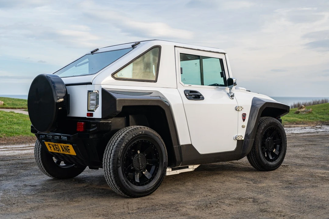 2011 Hummer - Image 7 of 30