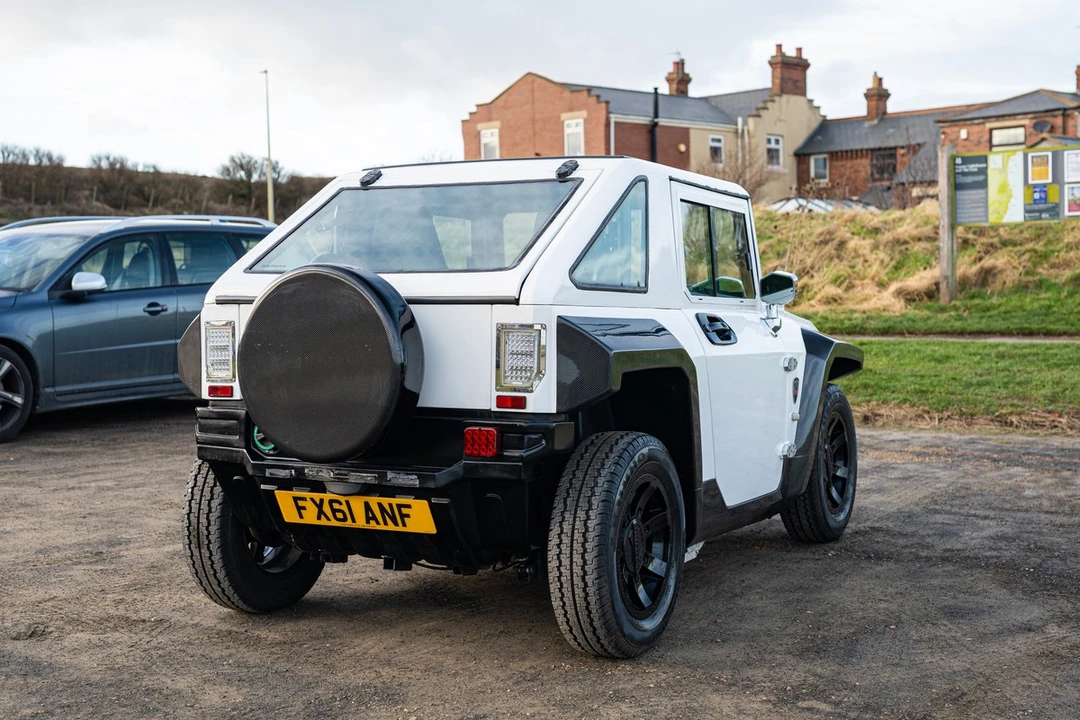 2011 Hummer - Image 12 of 30