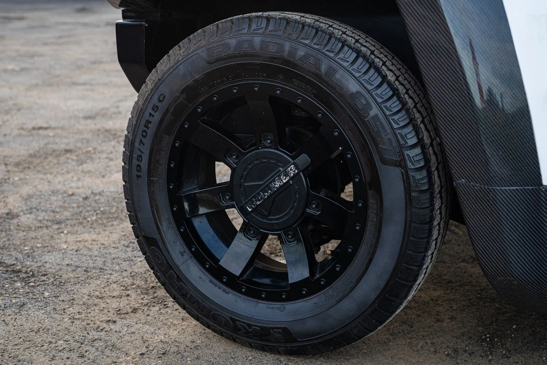 2011 Hummer - Image 14 of 30