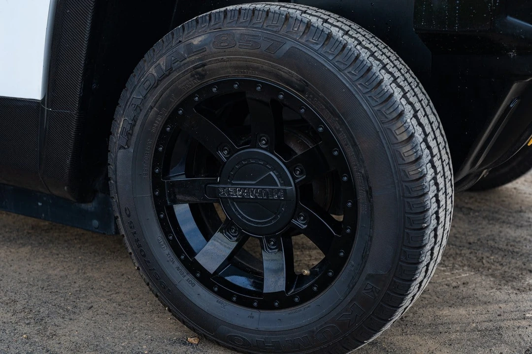 2011 Hummer - Image 13 of 30