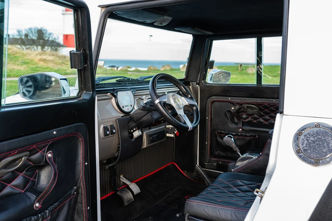 2011 Hummer - Image 17 of 30