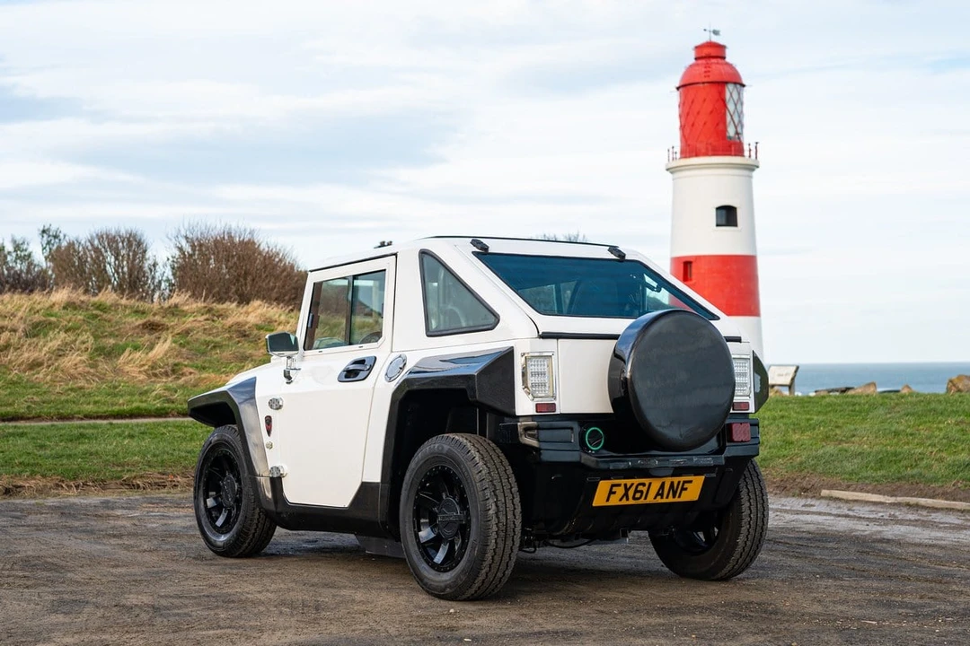 2011 Hummer - Image 9 of 30