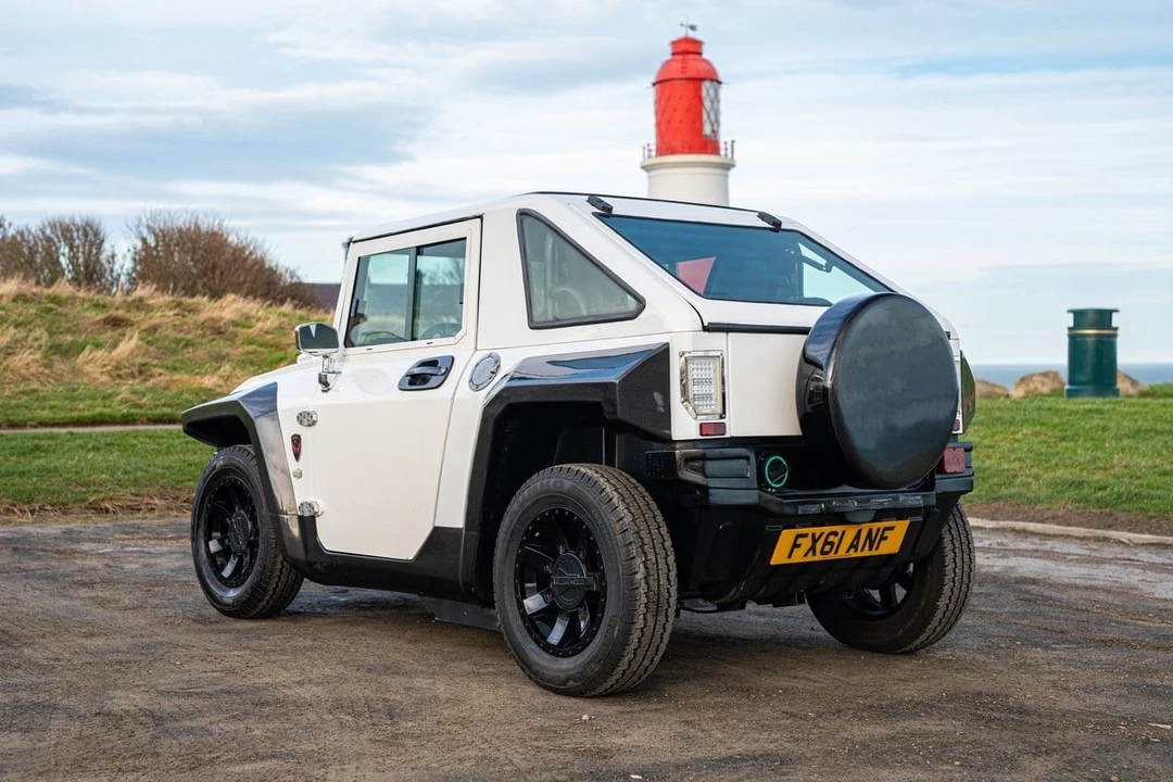 2011 Hummer - Image 10 of 30