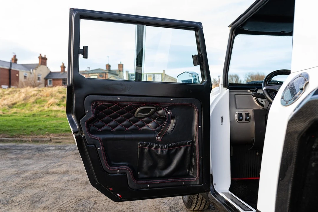 2011 Hummer - Image 24 of 30