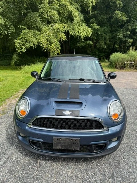 2011 Mini Mini 2nd Gen - Image 2 of 2