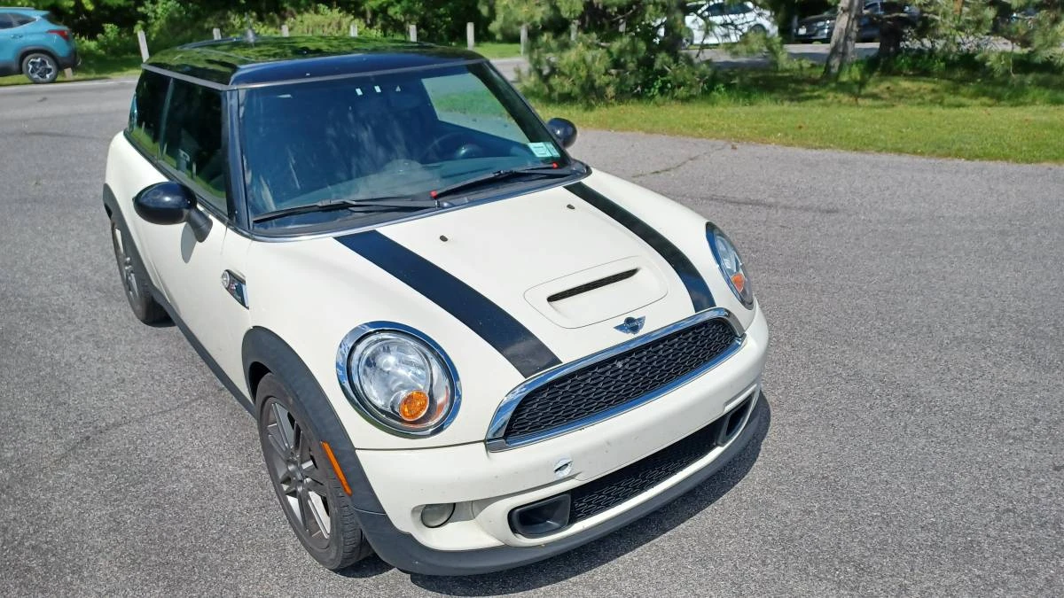 2011 Mini Mini 2nd Gen - Image 2 of 18
