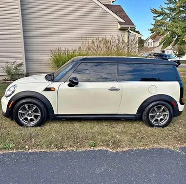 2011 MINI Clubman Cooper Hatchback 4D