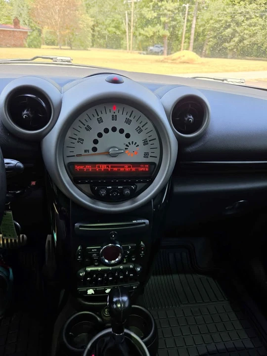 2011 Mini Clubman 1st Gen - Image 11 of 16