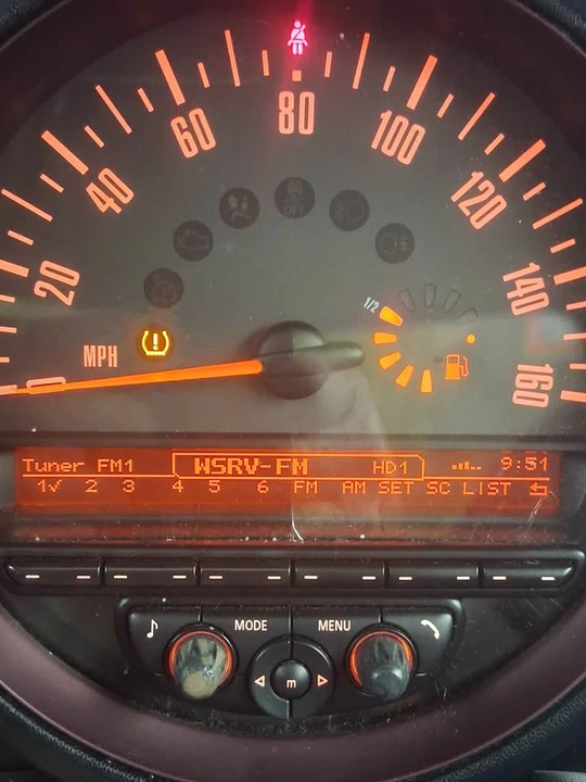 2011 Mini Clubman 1st Gen - Image 18 of 18