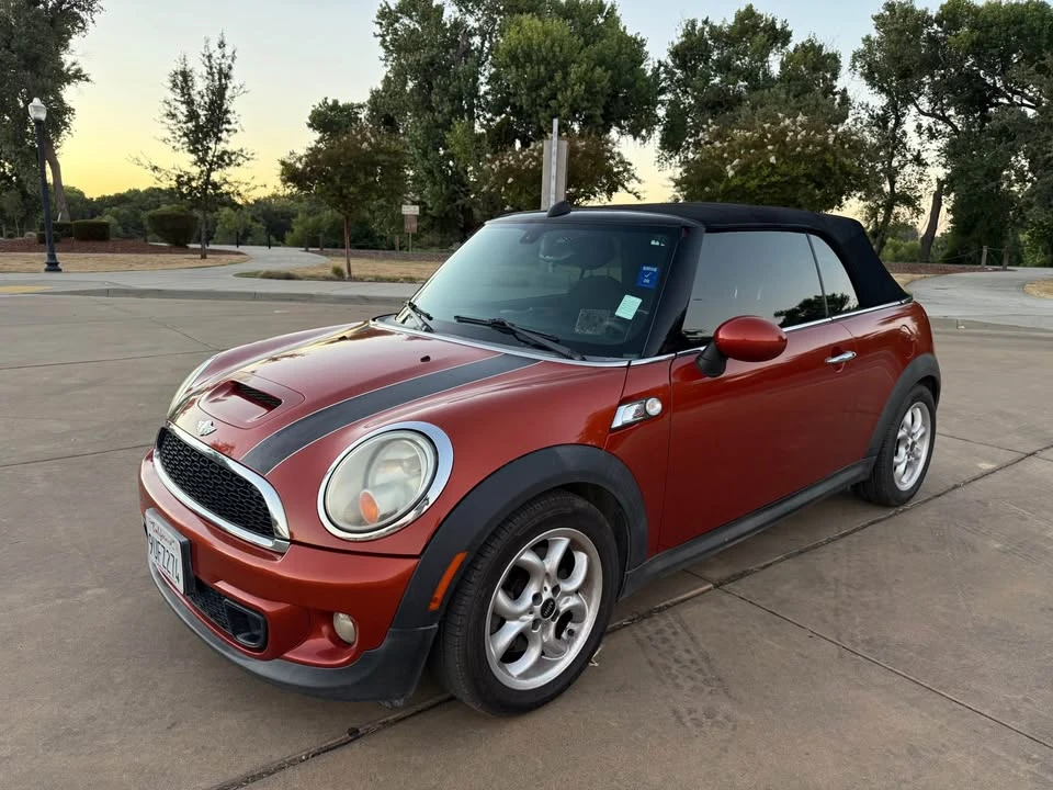 2011 Mini Mini 2nd Gen - Image 2 of 17