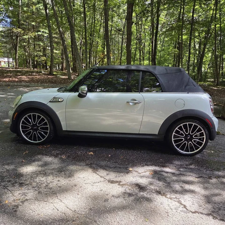 2011 Mini Mini 2nd Gen - Image 2 of 13