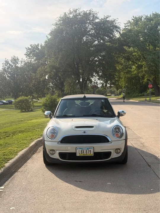 2011 Mini Mini 2nd Gen - Image 2 of 7