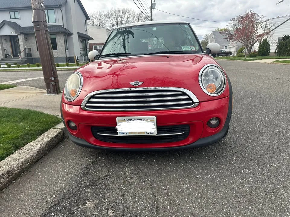2011 Mini Mini 2nd Gen - Image 2 of 4