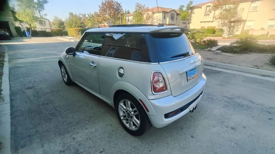 2011 Mini Mini 2nd Gen - Image 2 of 20