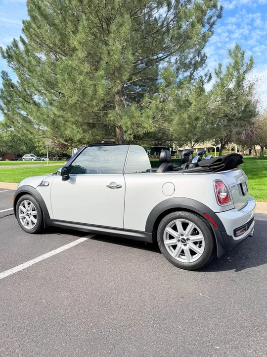 2011 Mini Mini 2nd Gen - Image 2 of 11