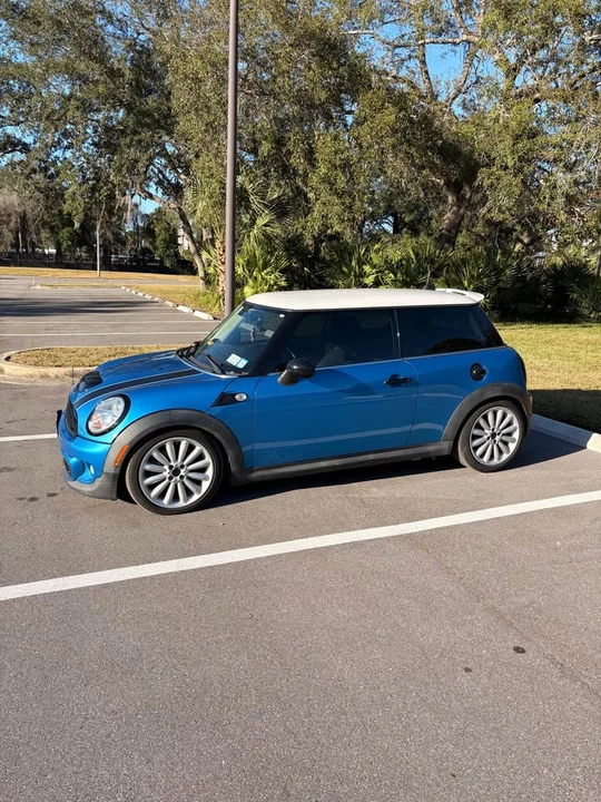 2011 Mini Mini 2nd Gen - Image 2 of 10