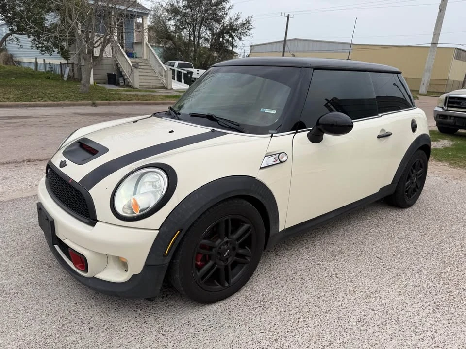 2011 Mini Mini 2nd Gen - Image 3 of 9