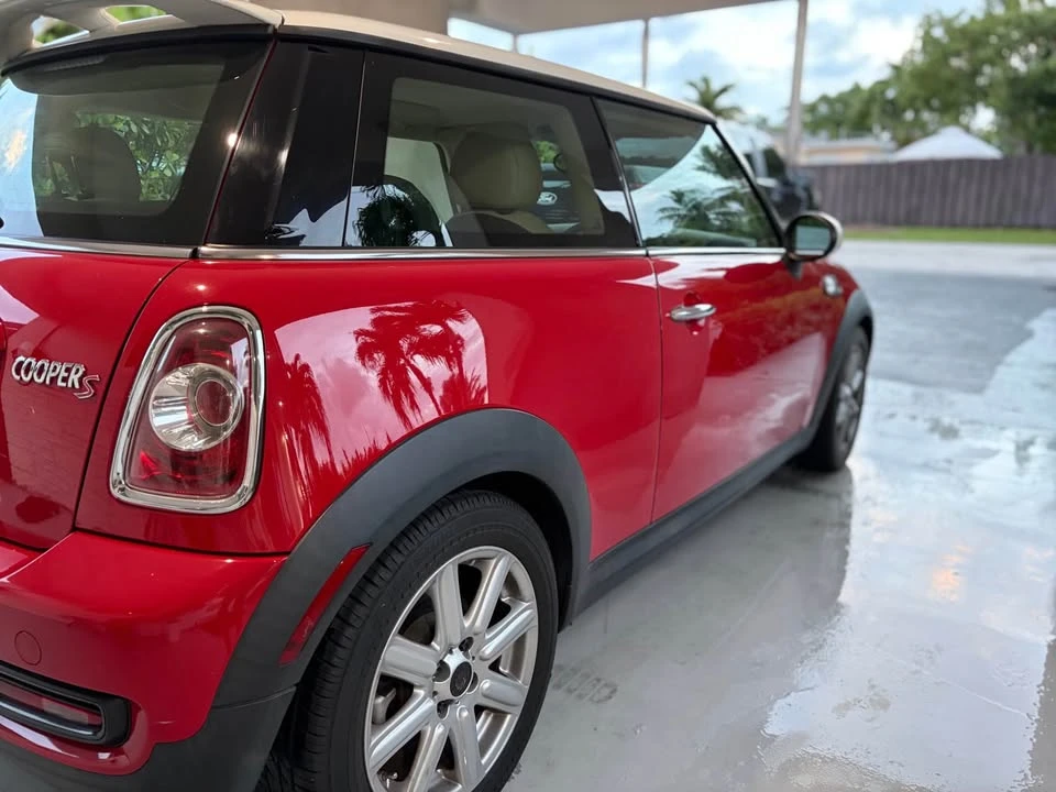 2011 Mini Mini 2nd Gen - Image 2 of 5
