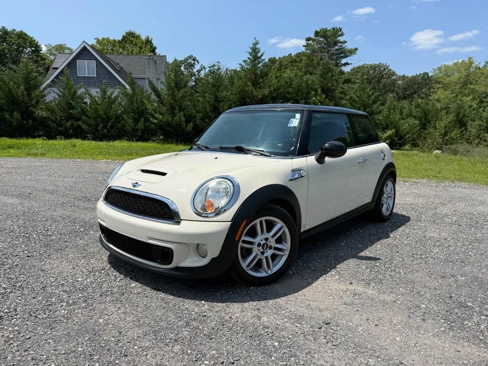 2011 Mini Mini 2nd Gen - Image 2 of 18