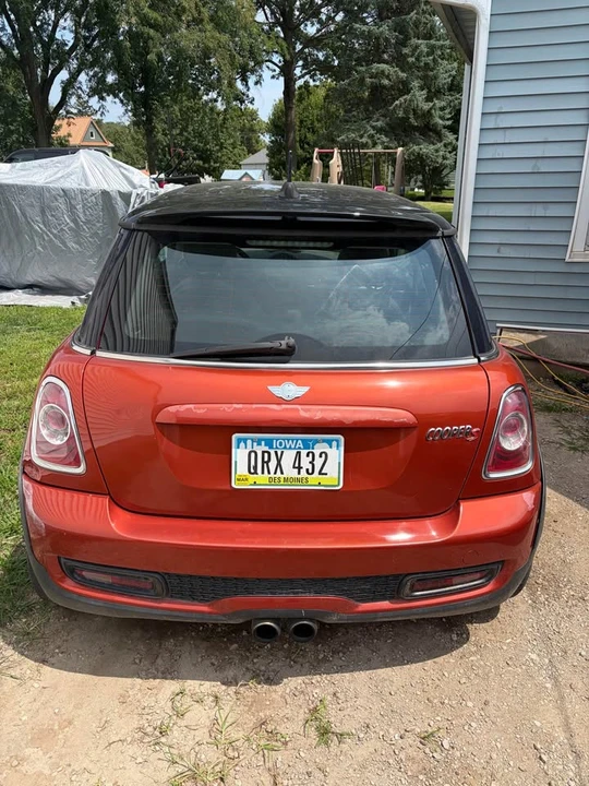2011 Mini Mini 2nd Gen - Image 2 of 8