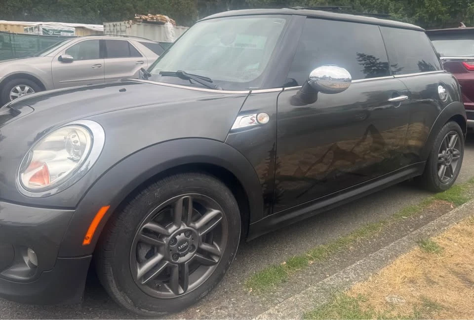 2011 Mini Mini 2nd Gen - Image 2 of 10