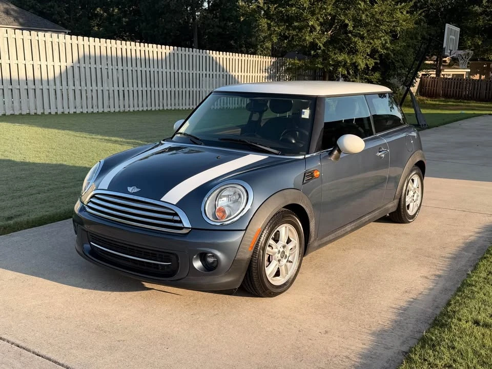 2011 Mini Mini 2nd Gen - Image 2 of 11