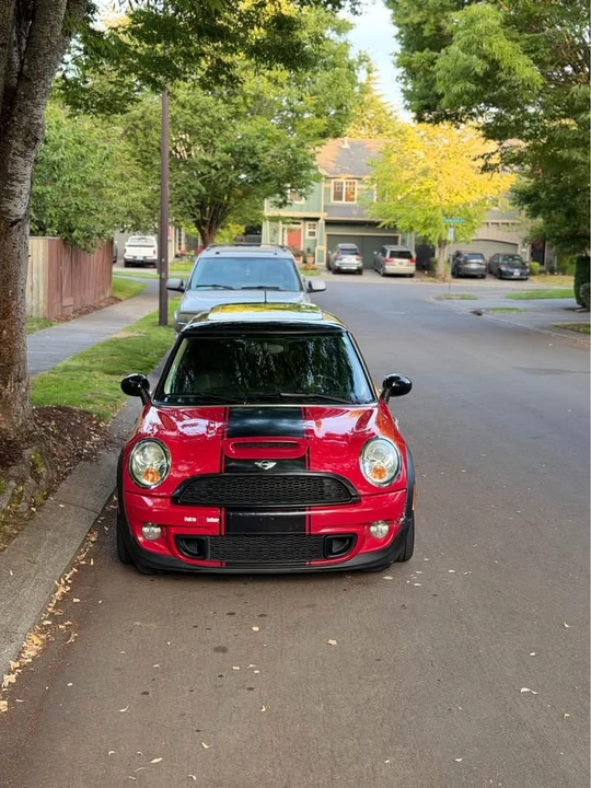 2011 Mini Mini 2nd Gen - Image 2 of 8