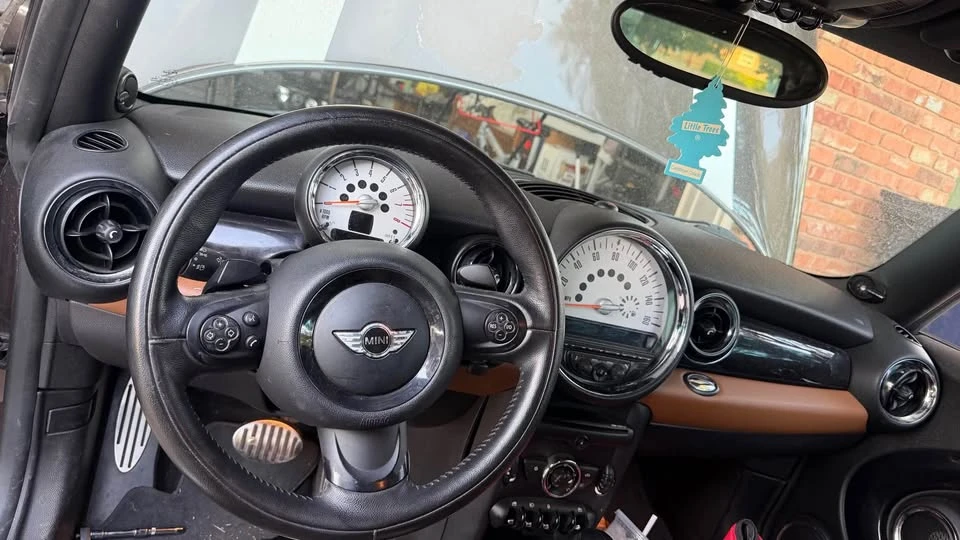 2011 Mini Mini 2nd Gen - Image 2 of 9