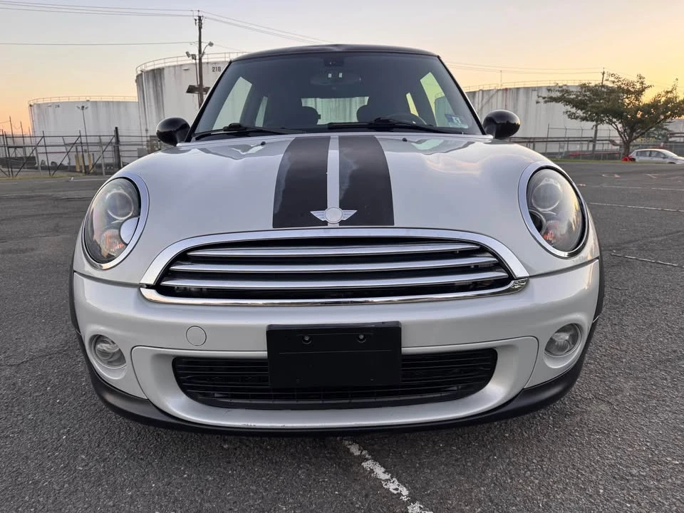 2011 Mini Mini 2nd Gen - Image 2 of 11