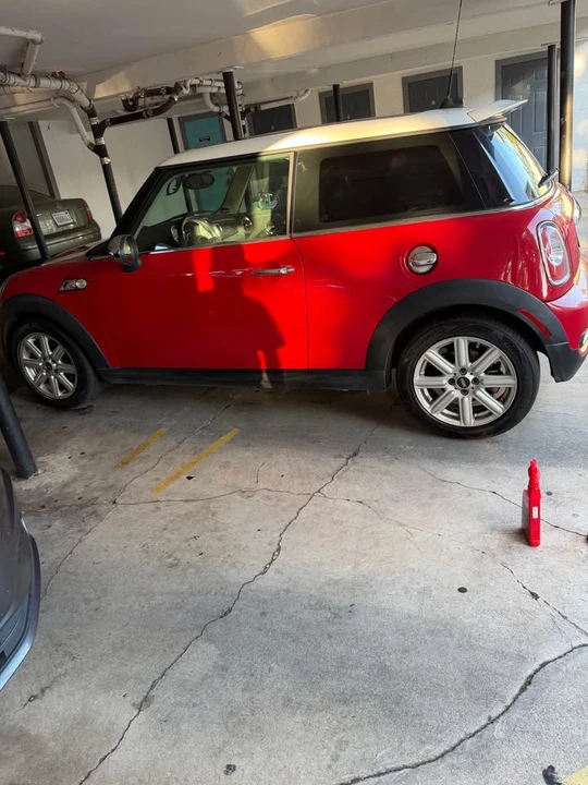 2011 Mini Mini 2nd Gen - Image 2 of 8