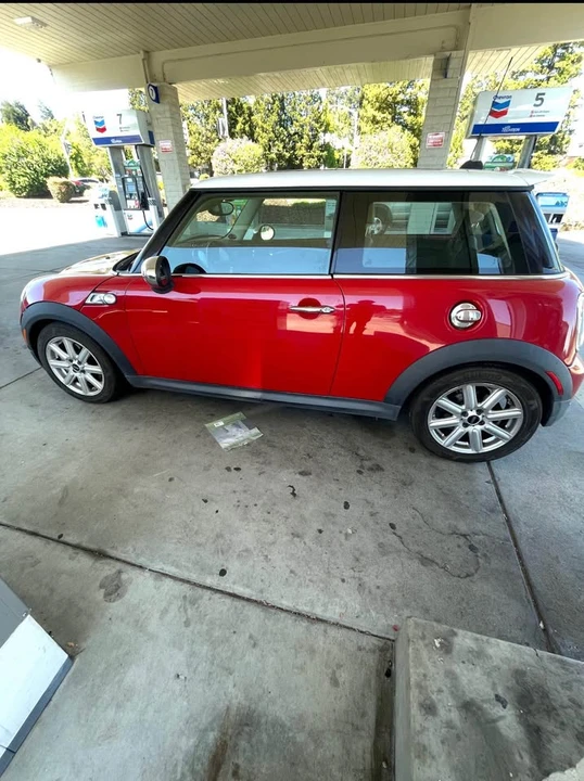 2011 Mini Mini 2nd Gen - Image 2 of 5