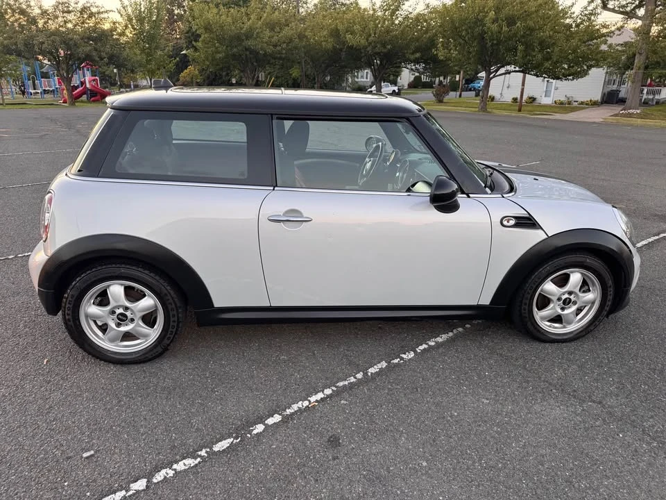 2011 Mini Mini 2nd Gen - Image 10 of 11