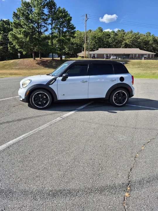 2011 Mini Mini 2nd Gen - Image 2 of 11