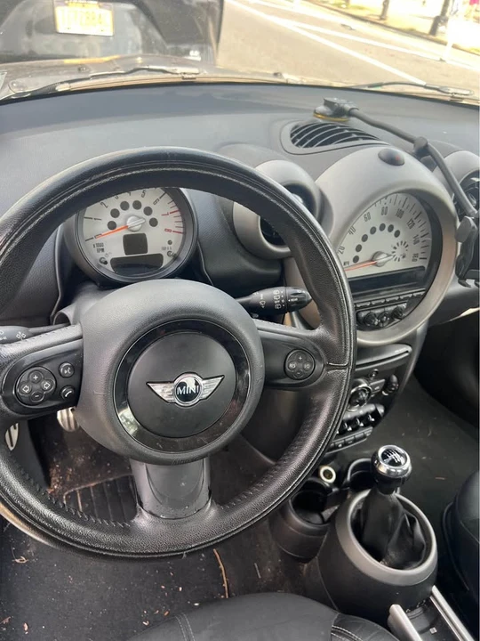 2011 Mini Mini 2nd Gen - Image 3 of 10