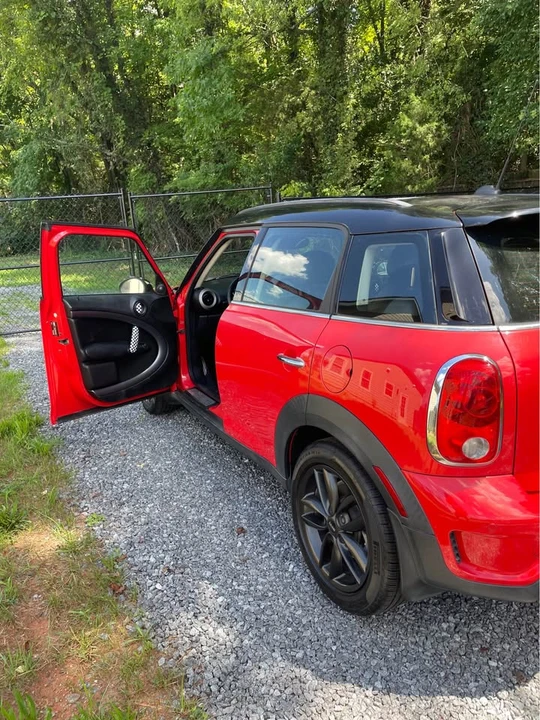 2011 Mini Mini 2nd Gen - Image 2 of 8