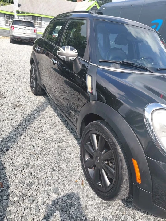 2011 Mini Mini 2nd Gen - Image 2 of 16