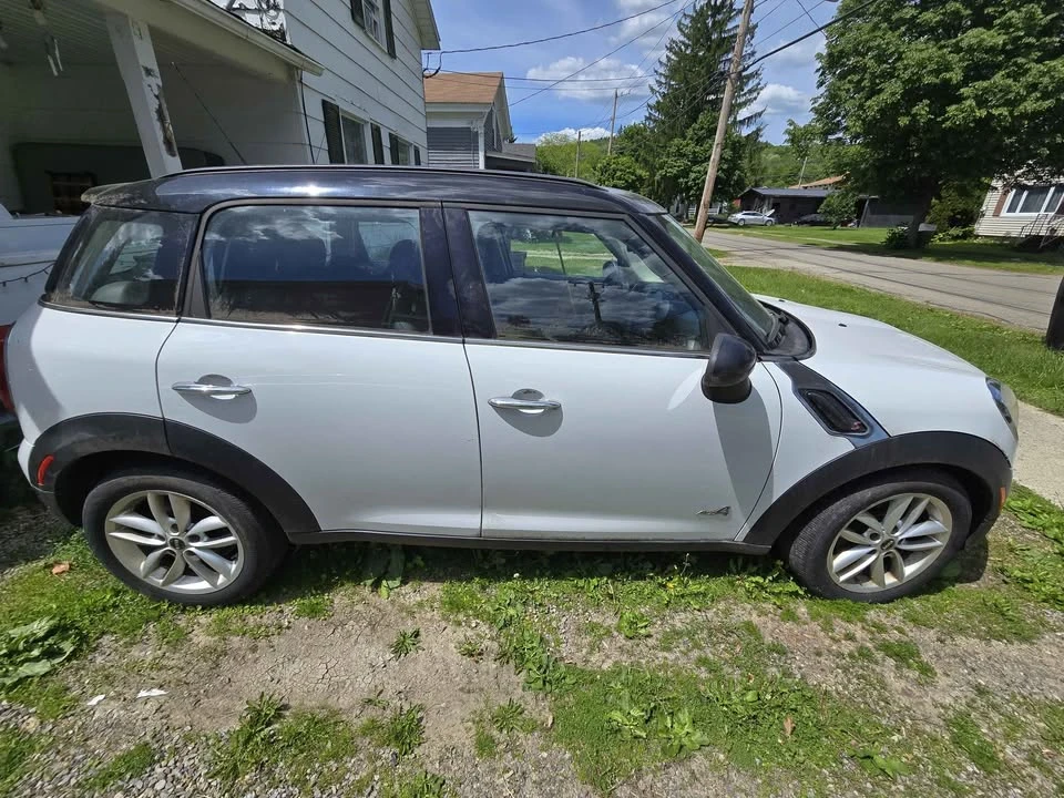 2011 Mini Mini 2nd Gen - Image 2 of 7