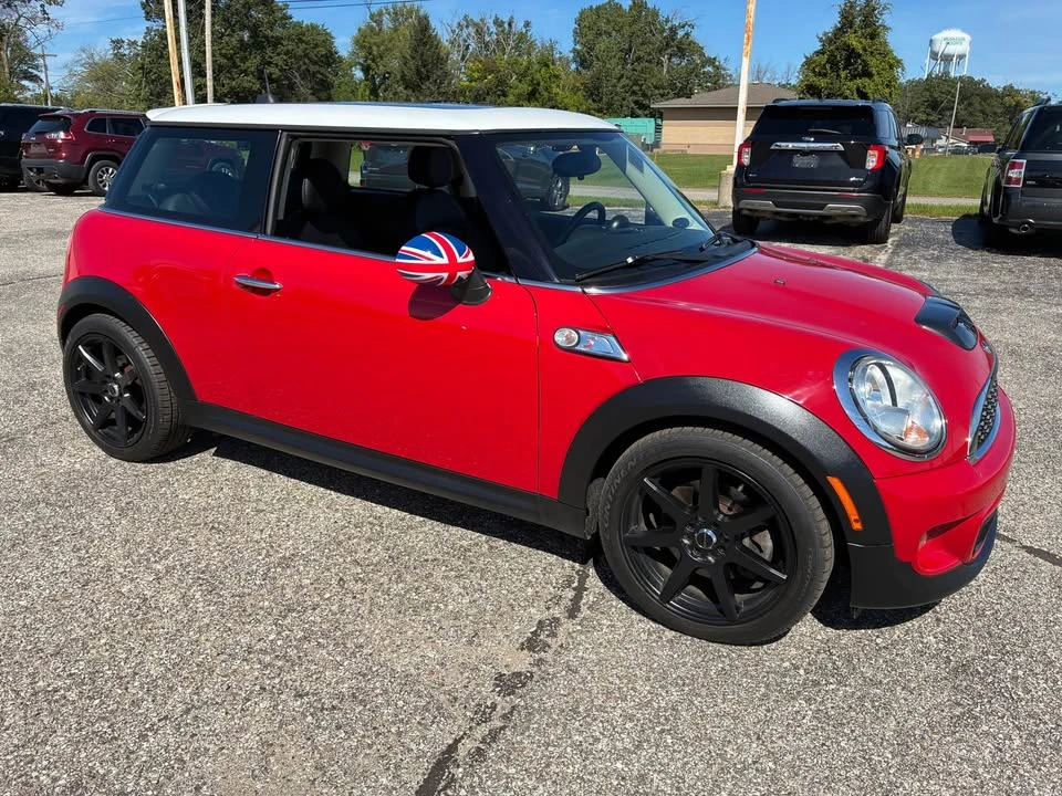 2011 Mini Mini 2nd Gen - Image 2 of 14