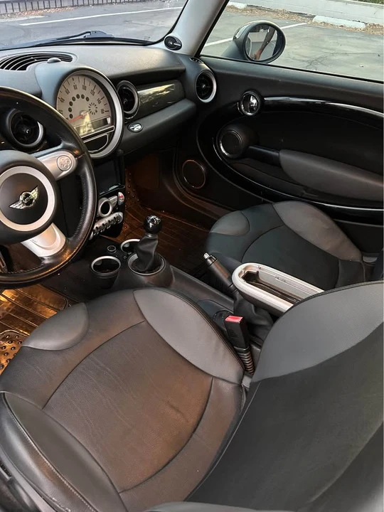 2011 Mini Coupe & Roadster - Image 7 of 9