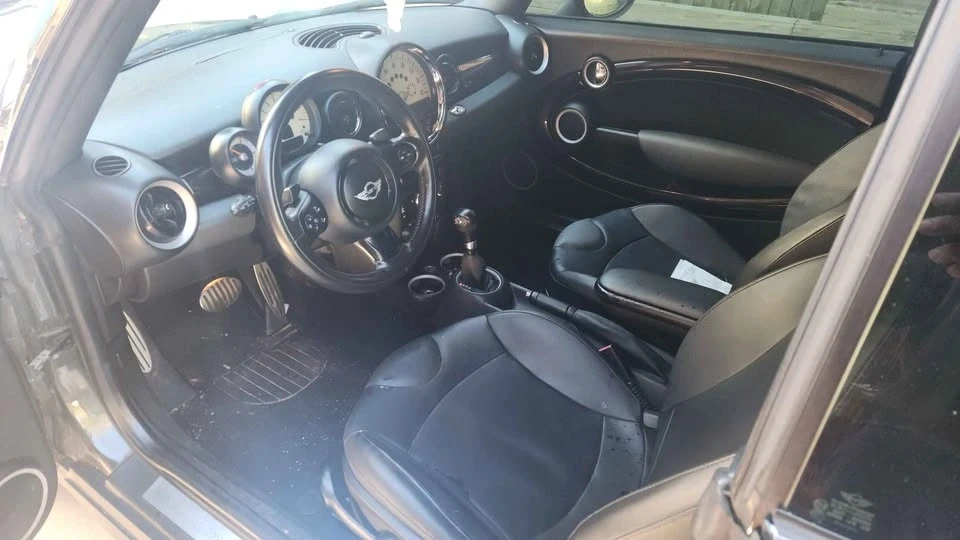 2011 Mini Mini 2nd Gen - Image 2 of 2