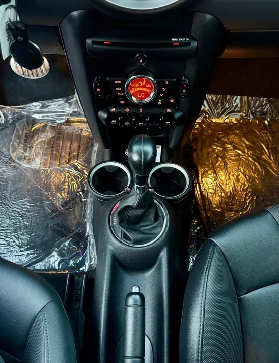 2011 Mini Clubman 1st Gen - Image 15 of 16