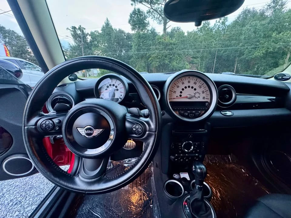 2011 Mini Clubman 1st Gen - Image 13 of 16