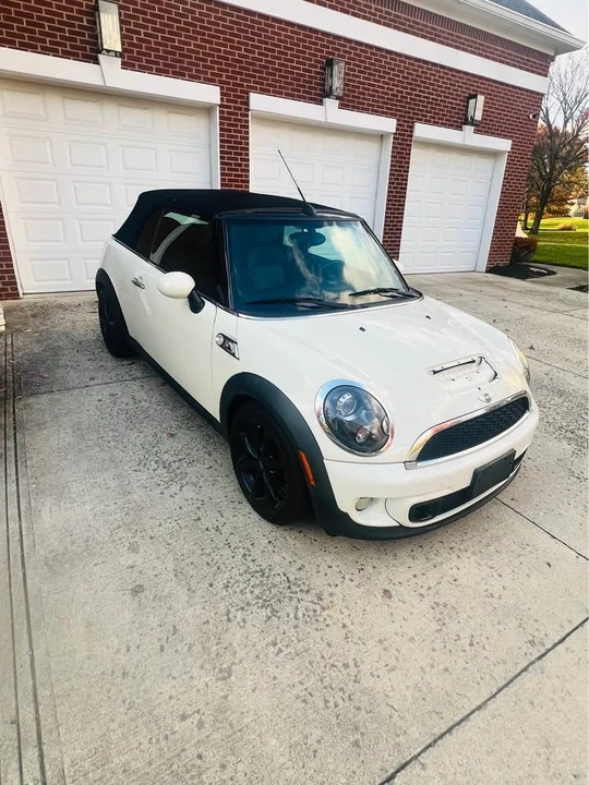 2011 Mini Mini 2nd Gen - Image 2 of 8