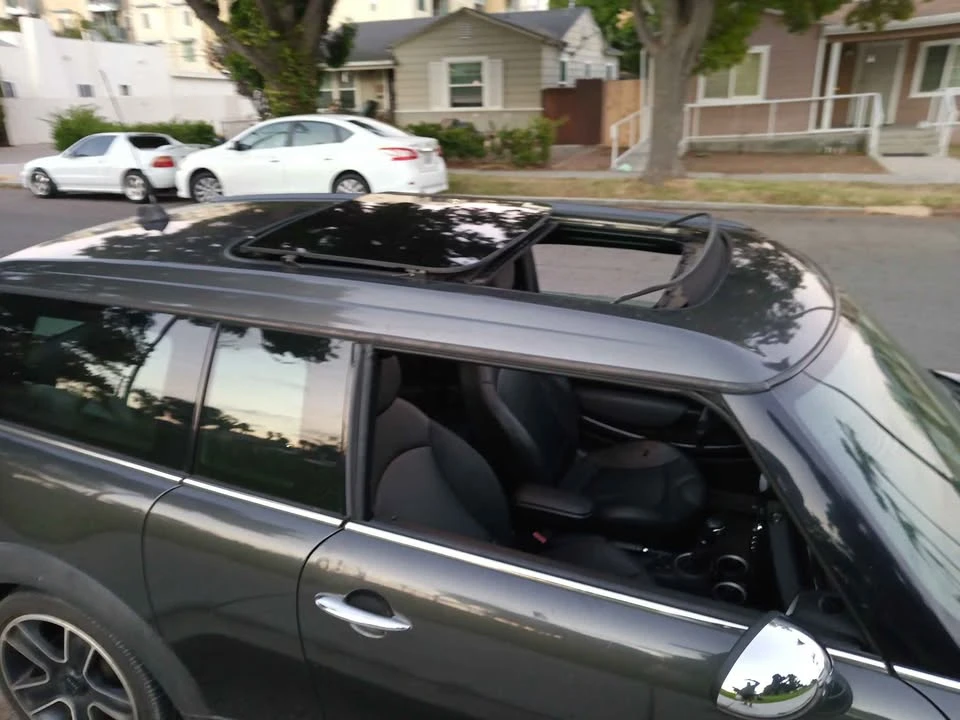 2011 Mini Coupe & Roadster - Image 3 of 8