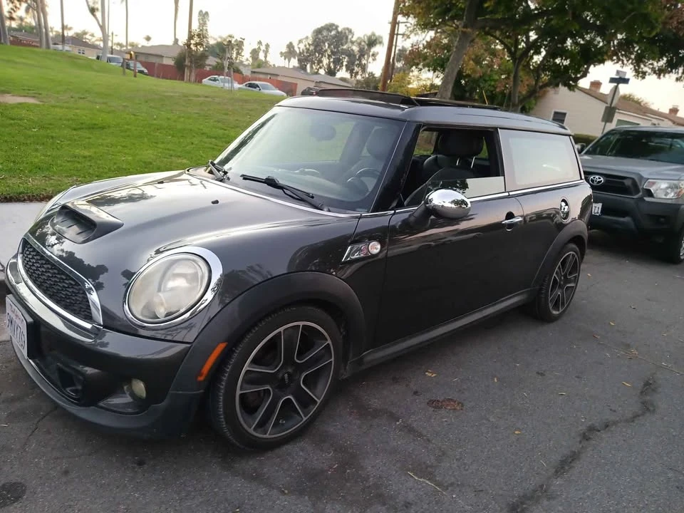 2011 Mini Coupe & Roadster - Image 5 of 8