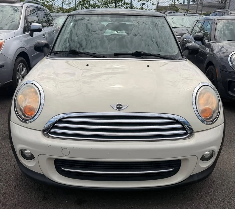 2011 Mini Mini 2nd Gen - Image 2 of 20